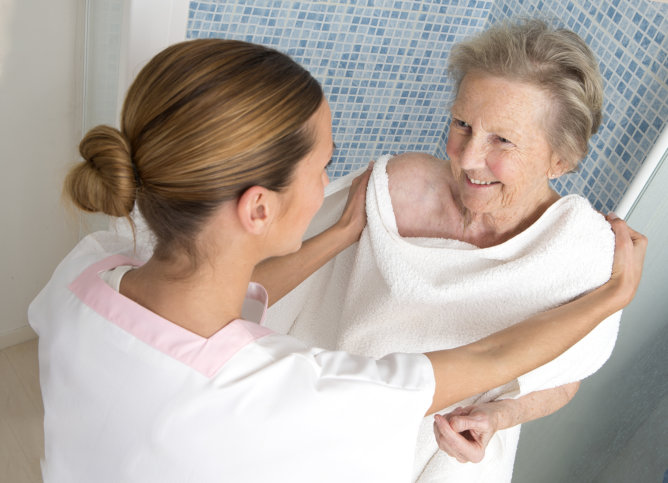 skin-care-tips-for-elderly-loved-ones-at-home